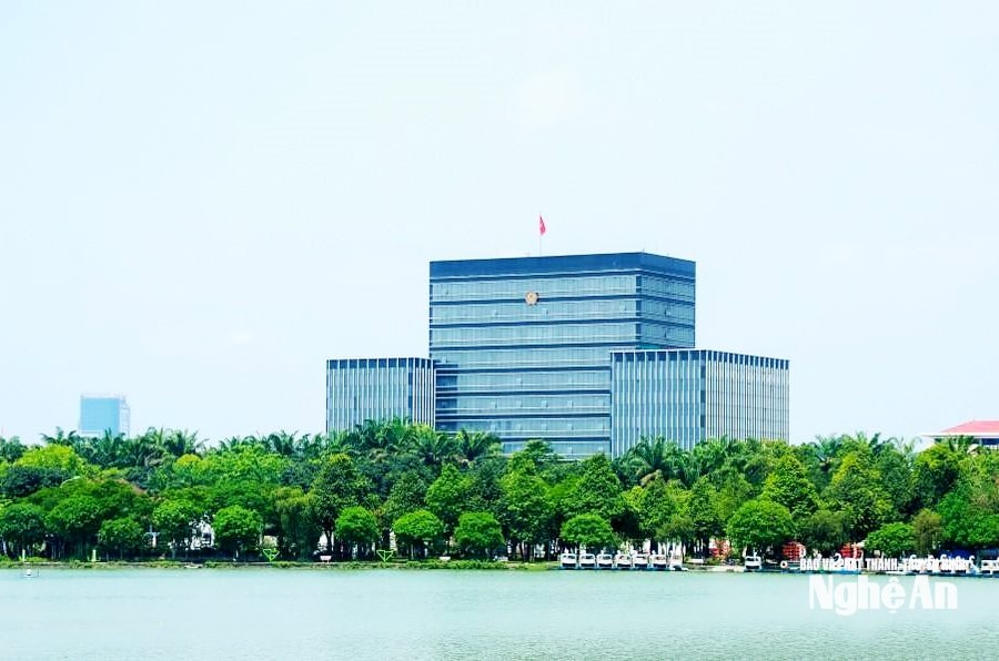 UBND tỉnh Nghệ An điều chỉnh giờ làm việc buổi sáng đến 12 giờ và buổi chiều đến 17 giờ