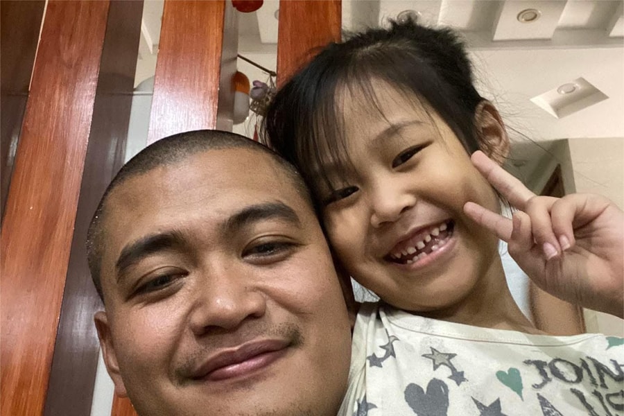 Câu chuyện sinh tồn kỳ diệu của hai cha con Nghệ An sau 13 giờ lênh đênh trên biển: Hứng nước mưa, bắt sứa ăn chống đói