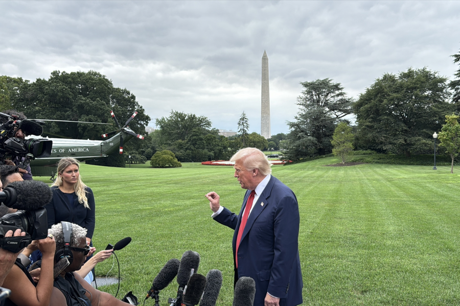 Tổng thống Trump tuyên bố di chuyển 2 tàu ngầm hạt nhân vào vị trí thích hợp vì sự an toàn của Mỹ