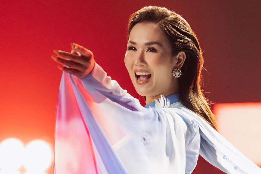 Võ Hạ Trâm mất 6 tuần để hoàn thành dự án âm nhạc ca ngợi Tổ quốc