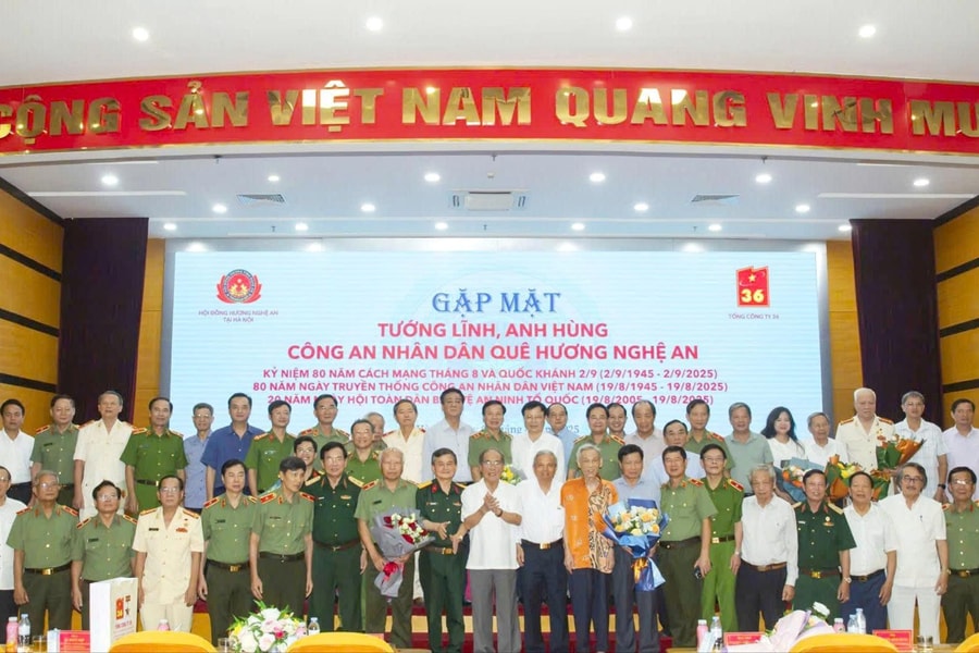 Gặp mặt tướng lĩnh, Anh hùng Lực lượng vũ trang CAND quê hương Nghệ An tại Hà Nội