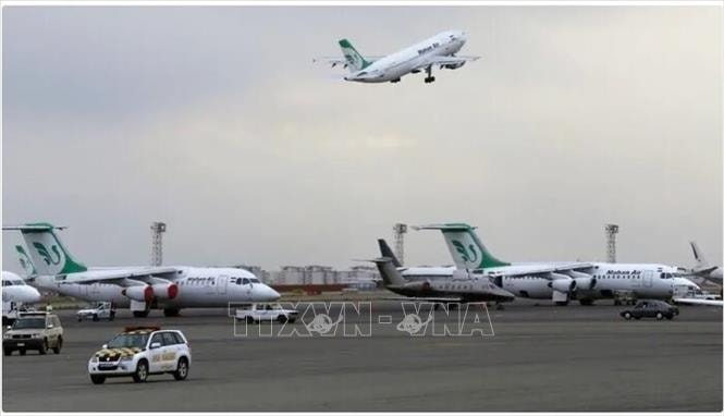 Iran mở lại hoàn toàn không phận sau thỏa thuận ngừng bắn với Israel