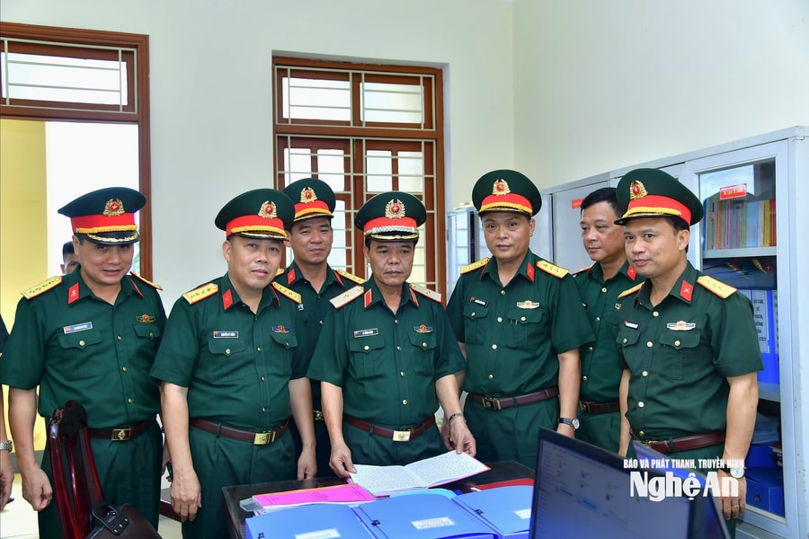 Quân khu 4 kiểm tra kết quả tổ chức, sắp xếp cơ quan quân sự địa phương tại Nghệ An