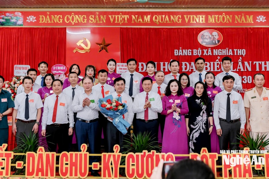 Phó Chủ tịch UBND tỉnh Nghệ An Hoàng Phú Hiền dự Đại hội Đại biểu Đảng bộ xã Nghĩa Thọ