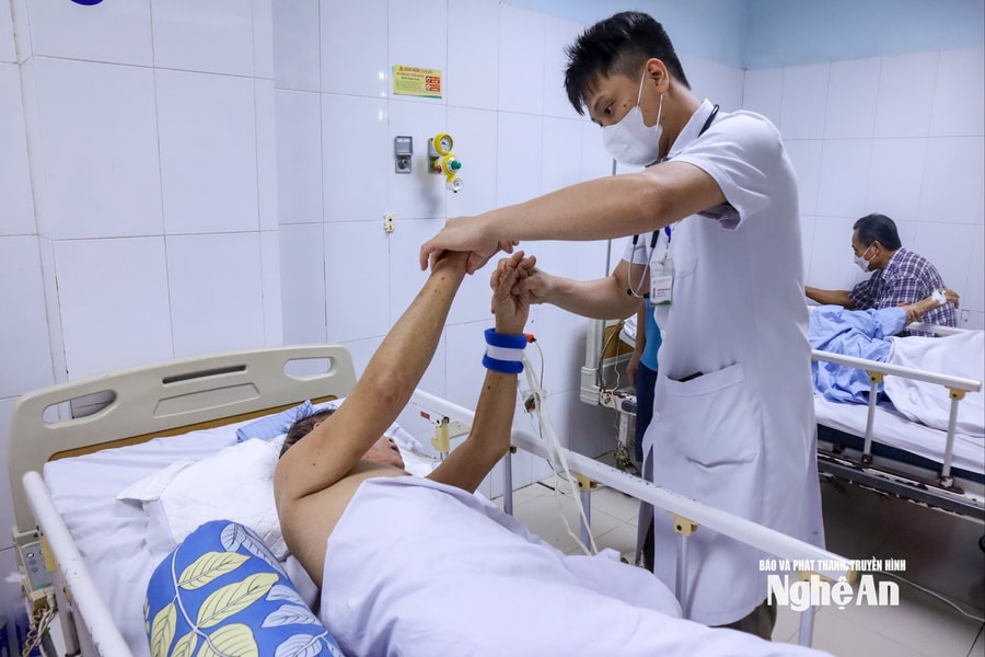 Cảnh báo: Số ca đột quỵ  tăng nhanh, xu hướng bệnh nhân  ngày càng trẻ hóa