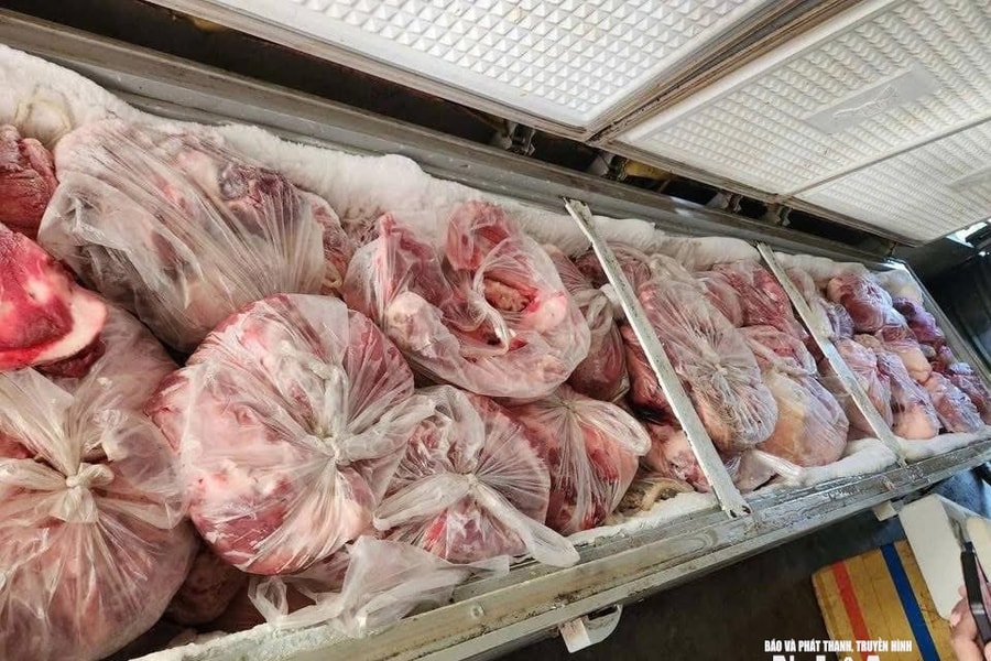 Phát hiện gần 1 tấn thịt lợn bệnh đang cấp đông ở xã Hợp Minh