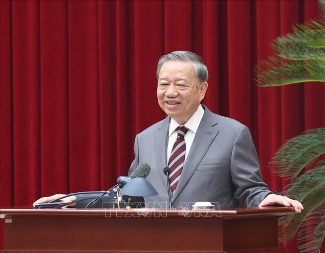 Tổng Bí thư: Trí thức, nhà khoa học, văn nghệ sĩ tiếp tục là lực lượng tiên phong mở đường cho dân tộc tiến lên mạnh mẽ