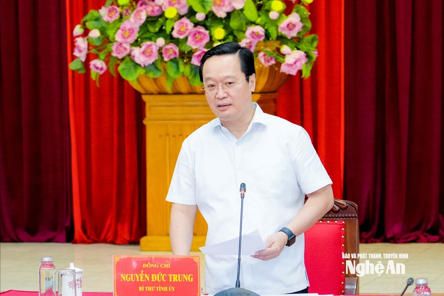 Bí thư Tỉnh ủy Nghệ An: Khẩn trương hỗ trợ người dân sớm ổn định cuộc sống, nhất là những hộ bị mất nhà do thiên tai