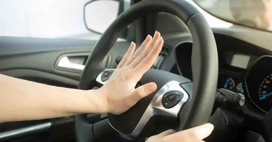 Những nơi tuyệt đối không được bấm còi xe, tài xế cần biết để tránh bị phạt nặng