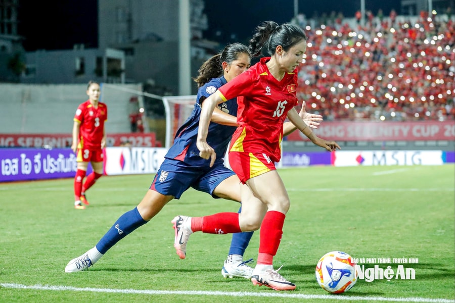 Đánh bại Thái Lan, tuyển nữ Việt Nam vào bán kết với ngôi đầu bảng A