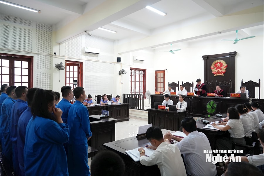 Tuyên án 37 bị cáo trong đường dây lừa đảo công nghệ cao từ Campuchia với mức án cao nhất là 20 năm tù