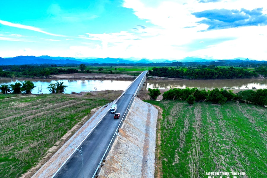 Cầu Đò Cung gần 180 tỷ đồng thông xe: Xóa cảnh đò ngang nguy hiểm, mở ra cơ hội giao thương