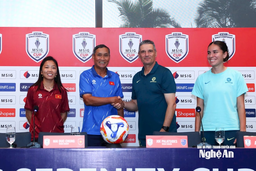 HLV Mai Đức Chung: 'ĐT nữ Việt Nam sẽ chiến đấu hết mình trước Australia'