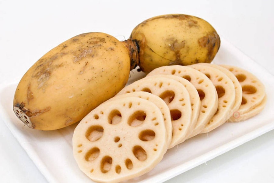 Món ăn ngon: Củ sen xào chua cay giòn ngon, thanh mát cho ngày đầu thu