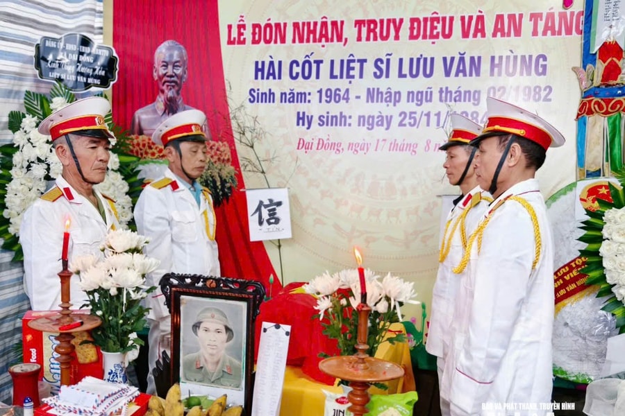 Lễ đón nhận, truy điệu và an táng hài cốt liệt sĩ Lưu Văn Hùng tại xã Đại Đồng