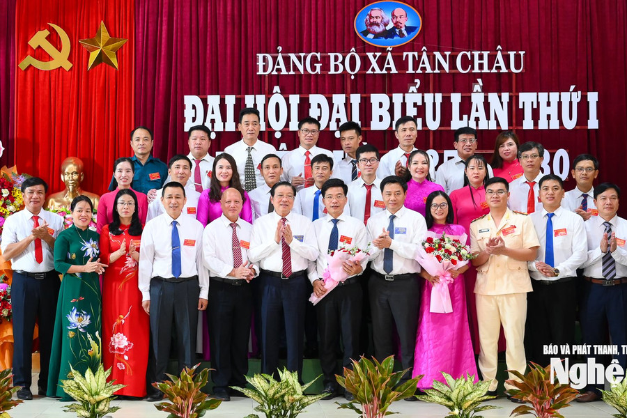 Trưởng Ban Nội chính Trung ương Phan Đình Trạc dự Đại hội Đảng bộ xã Tân Châu