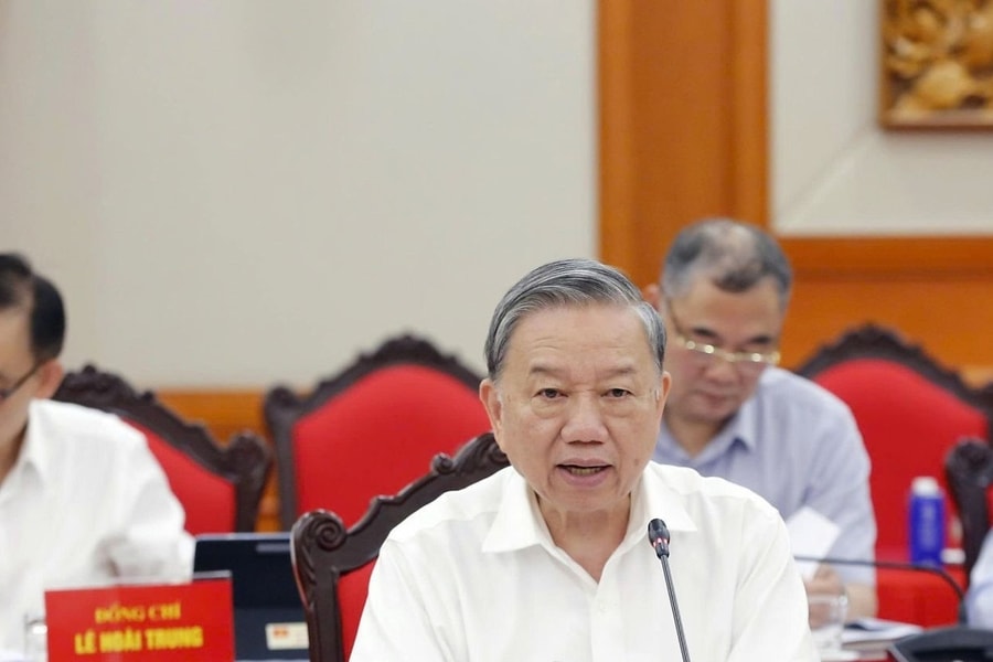 Bộ Chính trị cho ý kiến về đề án nhân sự Đại hội Đảng bộ Hà Nội, TP. Hồ Chí Minh