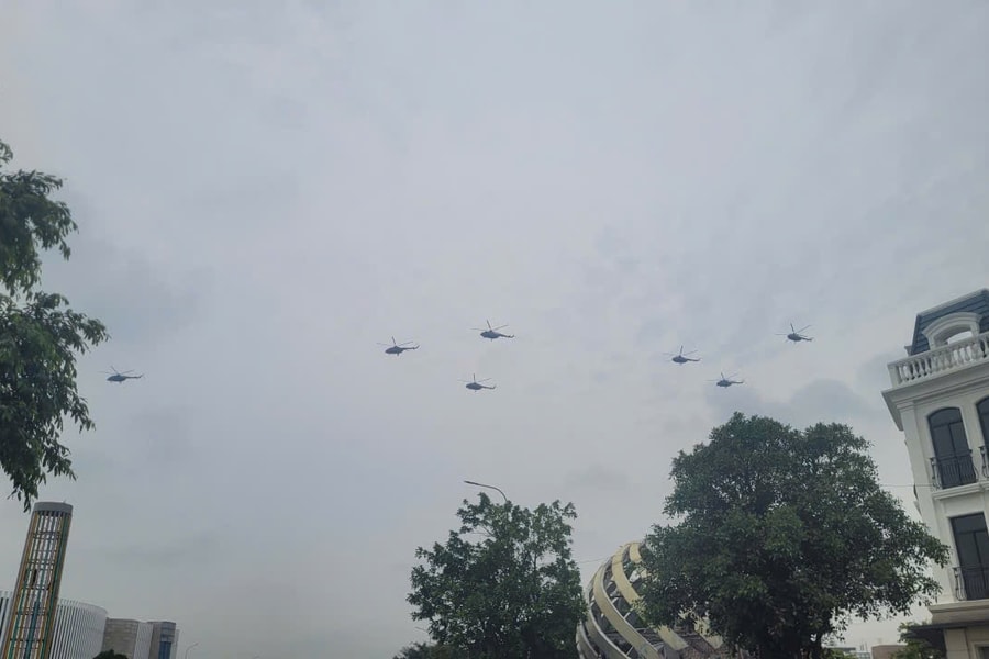 Hình ảnh video trực tiếp lần đầu hợp luyện diễu binh ở Quảng trường Ba Đình từ 11 giờ 30