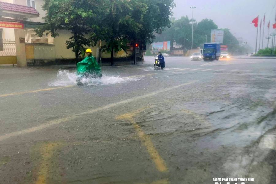 Nghệ An chủ động ứng phó với áp thấp nhiệt đới có khả năng mạnh lên thành bão
