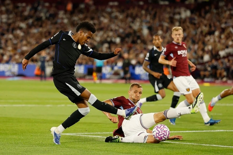 Đội tuyển bóng chuyền nữ Việt Nam lên sẵn đấu pháp trước đội hạng 3 thế giới; Tân binh lập kỷ lục trong trận thắng 5-1 của Chelsea