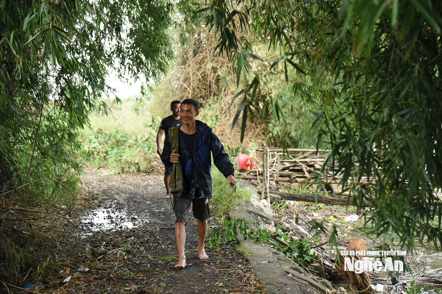Người dân Hòa Lam mong sớm được tái định cư