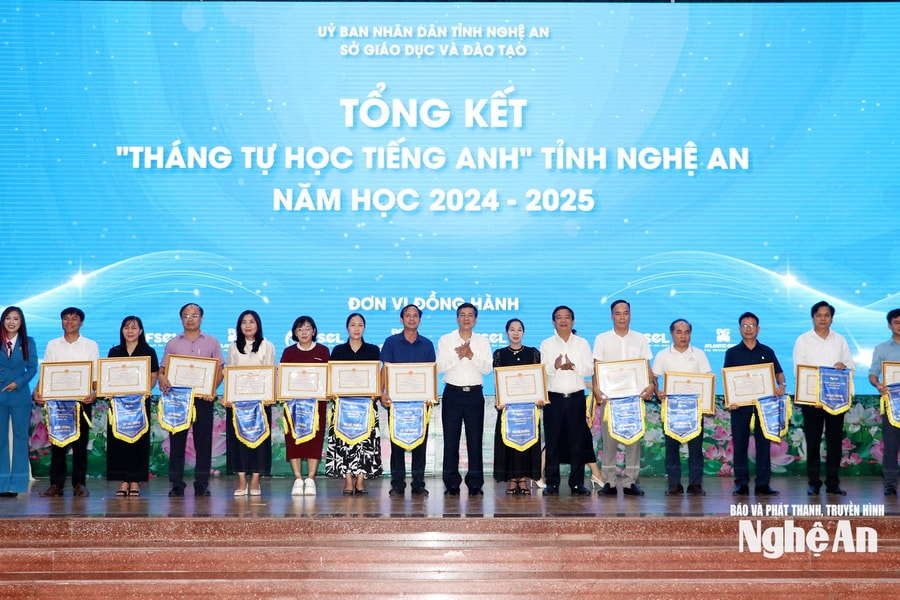 Hơn 270.000 giáo viên và học sinh Nghệ An tham gia Tháng tự học tiếng Anh
