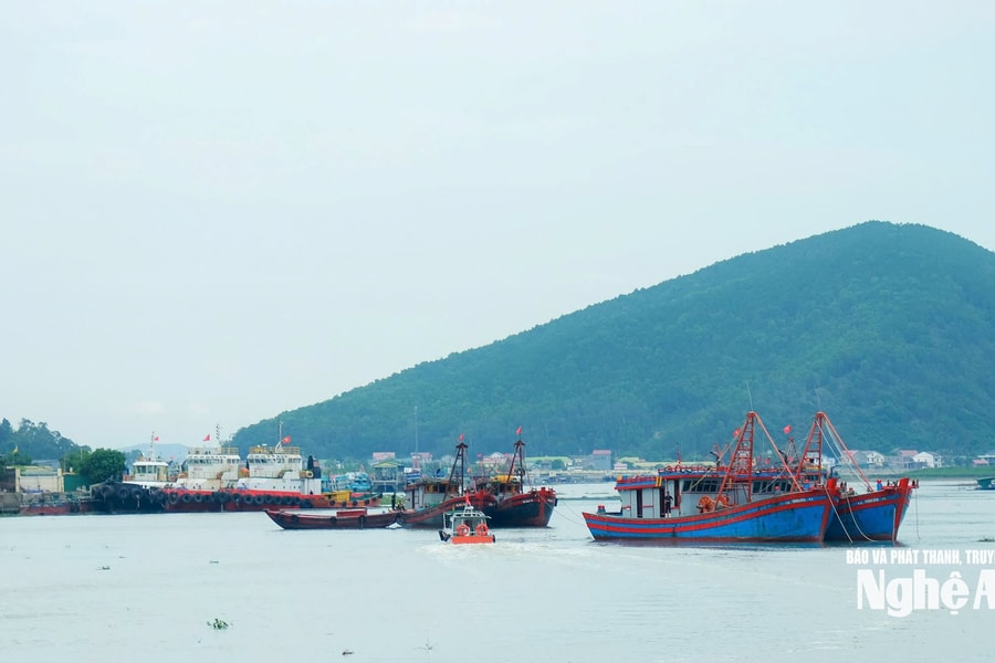 Cửa Lò khẩn trương triển khai phương án ứng phó bão số 5