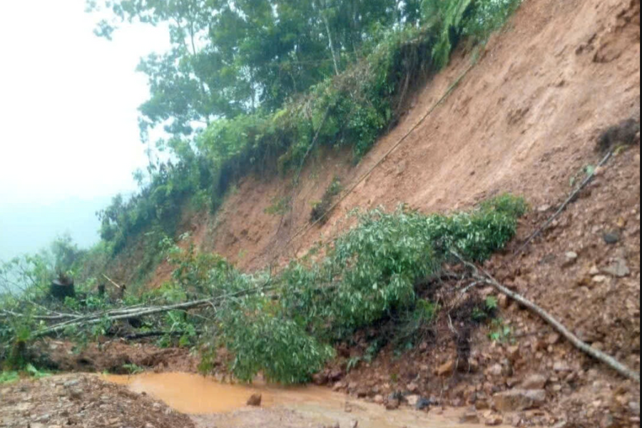 Nghệ An chủ động ứng phó áp thấp có khả năng mạnh lên thành áp thấp nhiệt đới, mưa lớn, nguy cơ lũ quét, sạt lở đất