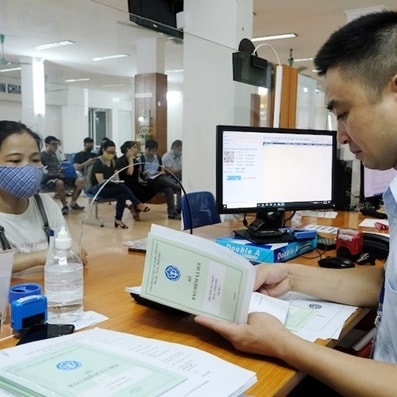 Giám đốc có được tự ký Hợp đồng lao động với chính mình không?