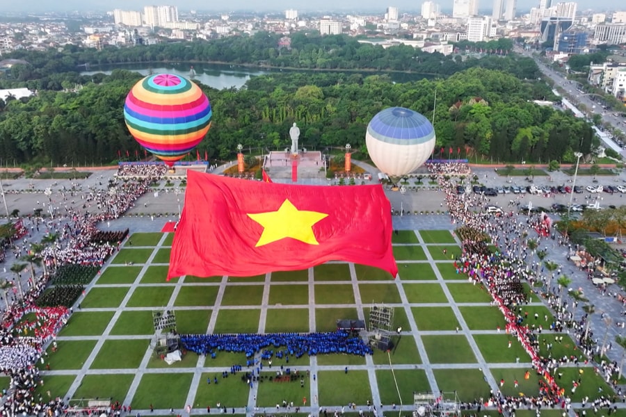 Đưa Nghị quyết Đại hội Đảng bộ tỉnh lần thứ XX vào cuộc sống: Tập trung xây dựng đội ngũ cán bộ 'tinh, gọn, mạnh'