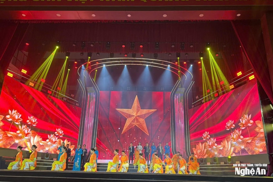 Lễ tuyên dương học sinh đạt giải Quốc tế, Quốc gia và học sinh đạt điểm cao trong Kỳ thi tốt nghiệp trung học phổ thông năm 2025