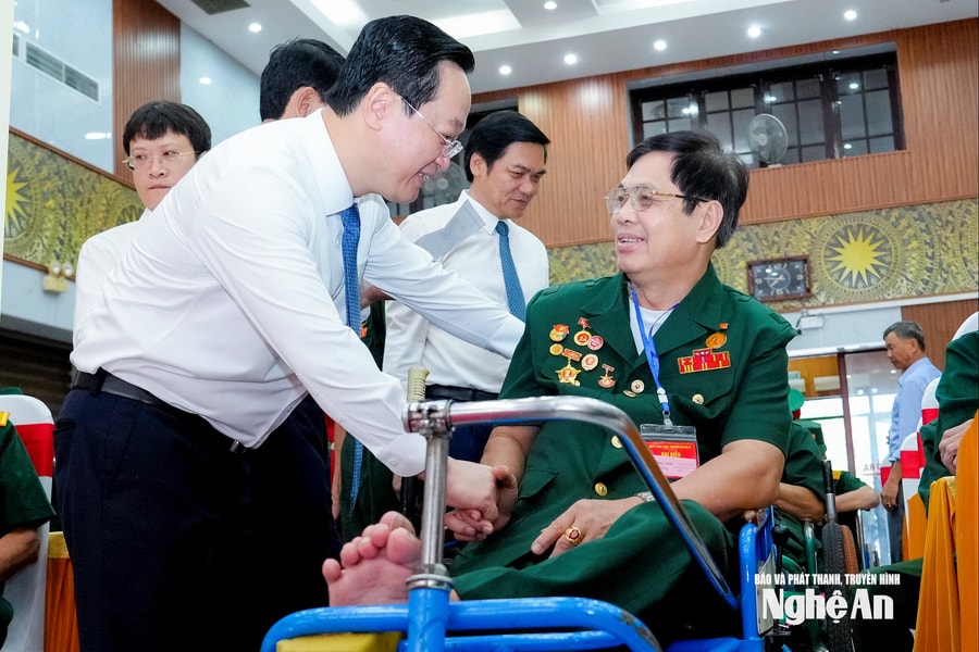 Lãnh đạo tỉnh Nghệ An gặp mặt, tri ân người có công với cách mạng, gia đình chính sách tiêu biểu