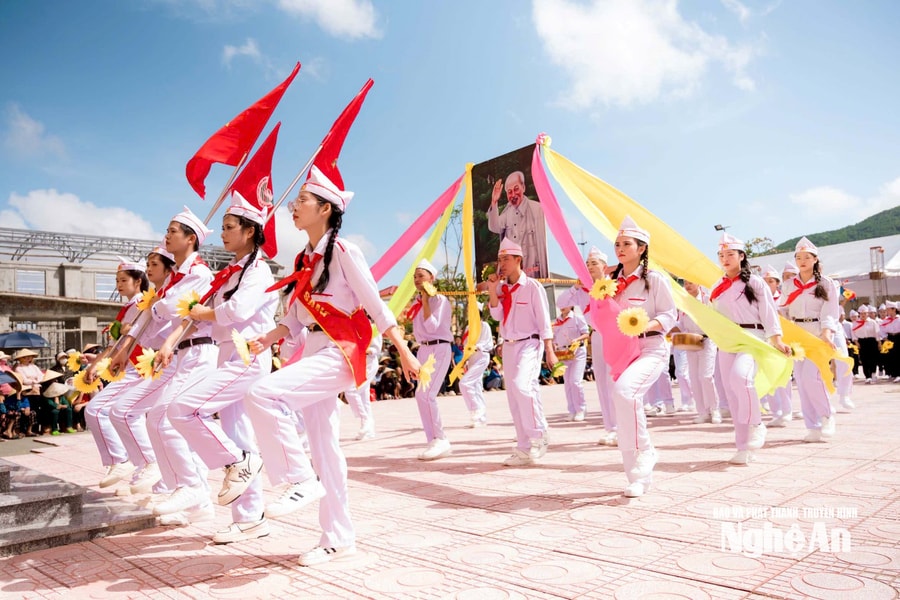 Rộn ràng Hội thi nghi thức Đội mừng ngày Quốc khánh