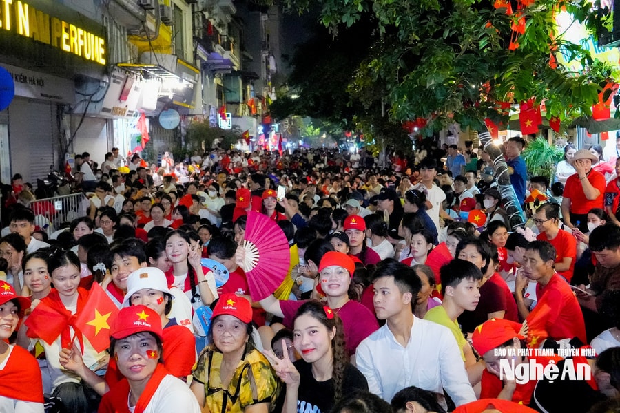 Không khí tại Thủ đô Hà Nội trước lễ kỷ niệm, diễu binh, diễu hành 80 năm Cách mạng Tháng Tám và Quốc khánh 2/9