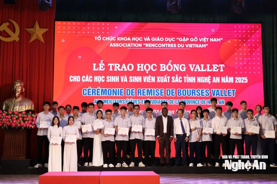 116 học sinh, sinh viên tỉnh Nghệ An được nhận học bổng Vallet năm học 2024 - 2025