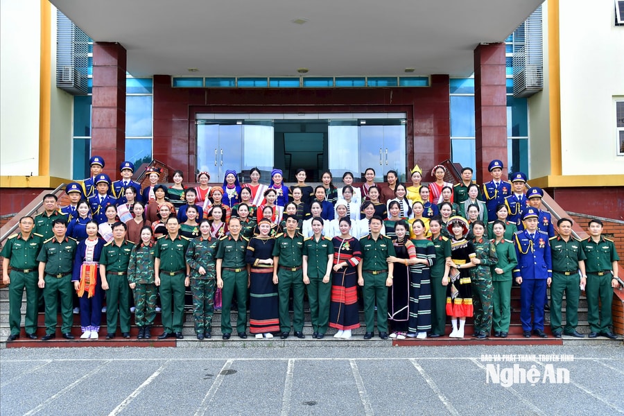 Bộ Chỉ huy Quân sự tỉnh Nghệ An đón lực lượng hoàn thành xuất sắc nhiệm vụ diễu binh, diễu hành A80