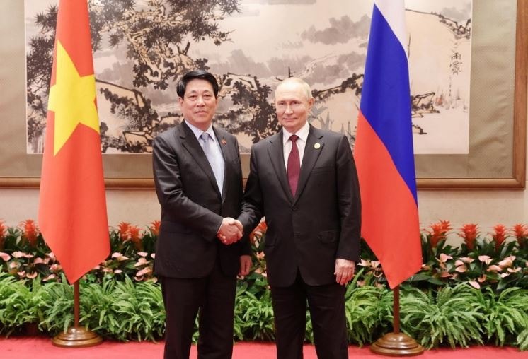 Chủ tịch nước Lương Cường hội kiến Tổng thống Nga Vladimir Putin