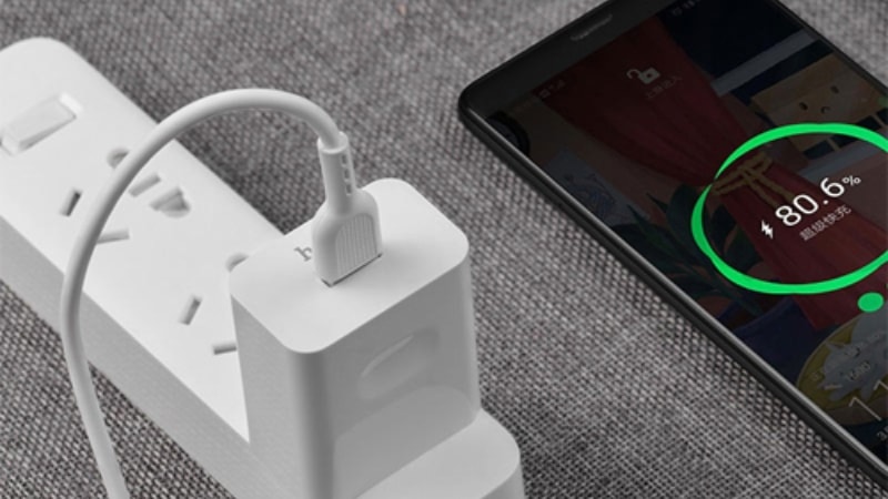 Có nên cắm sạc điện thoại liên tục hay không?