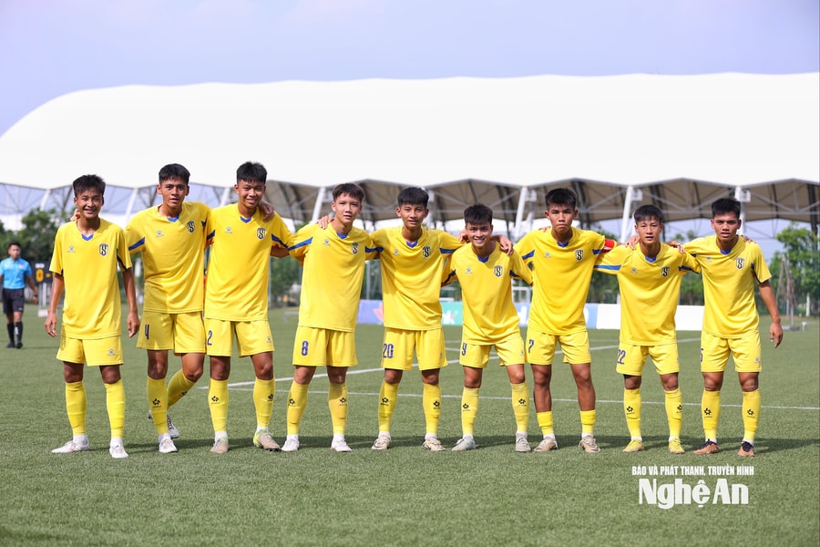 U17 Sông Lam Nghệ An giành vé vào vòng chung kết Giải U17 Quốc gia 2025 trước một lượt đấu