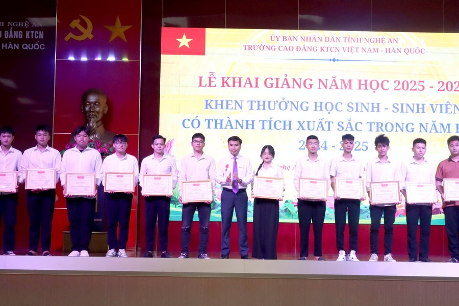 Năm học 2025 – 2026, Trường Cao đẳng Kỹ thuật Công nghiệp Việt Nam – Hàn Quốc có nhiều ngành học vượt chỉ tiêu tuyển sinh