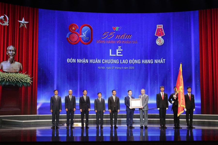 Tổng Bí thư Tô Lâm trao Huân chương Lao động hạng Nhất cho Đài Truyền hình Việt Nam