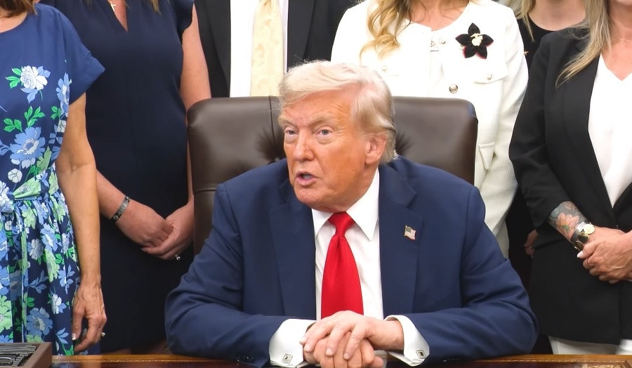 Ông Trump dọa cho phép quân đội Mỹ bắn hạ máy bay quân sự Venezuela