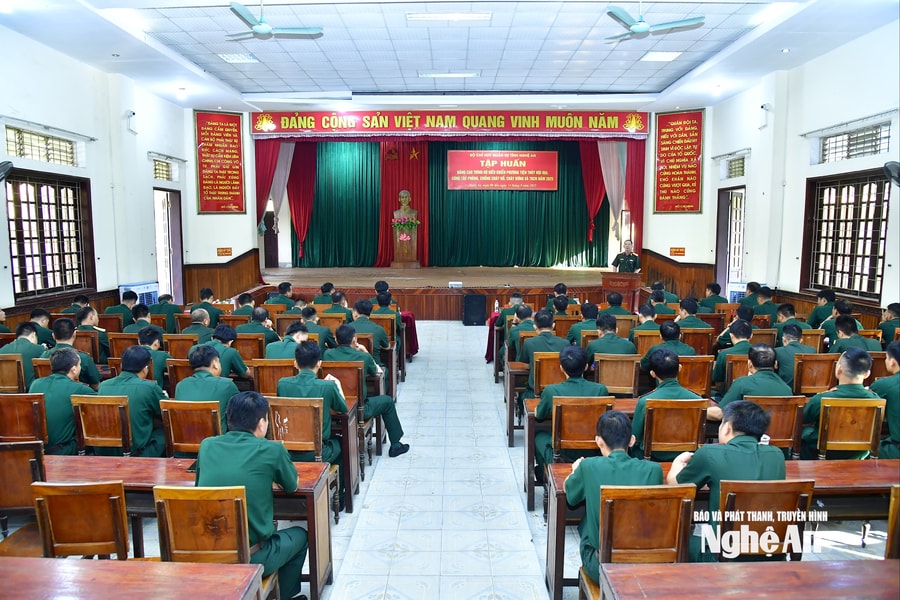 Tập huấn nâng cao trình độ điều khiển phương tiện thủy nội địa và công tác tìm kiếm cứu nạn