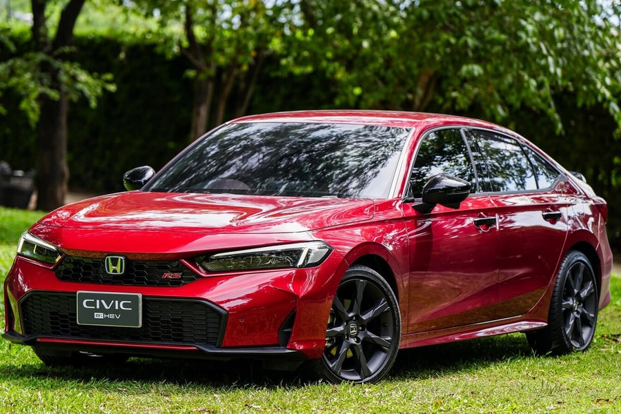 Ô tô giảm giá mạnh trong tháng Ngâu: Cơ hội vàng cho người mua xe