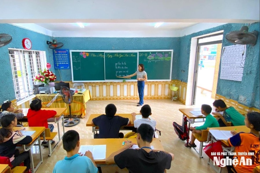 Nghệ An thực hiện chế độ phụ cấp ưu đãi đối với giáo viên dạy học sinh khuyết tật