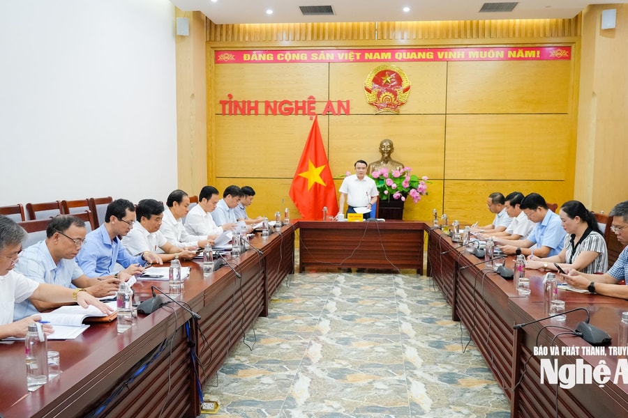 Tỉnh Nghệ An họp bàn sửa đổi, bổ sung Quy chế, đánh giá, xếp loại thi đua khen thưởng khi thực hiện chính quyền 2 cấp