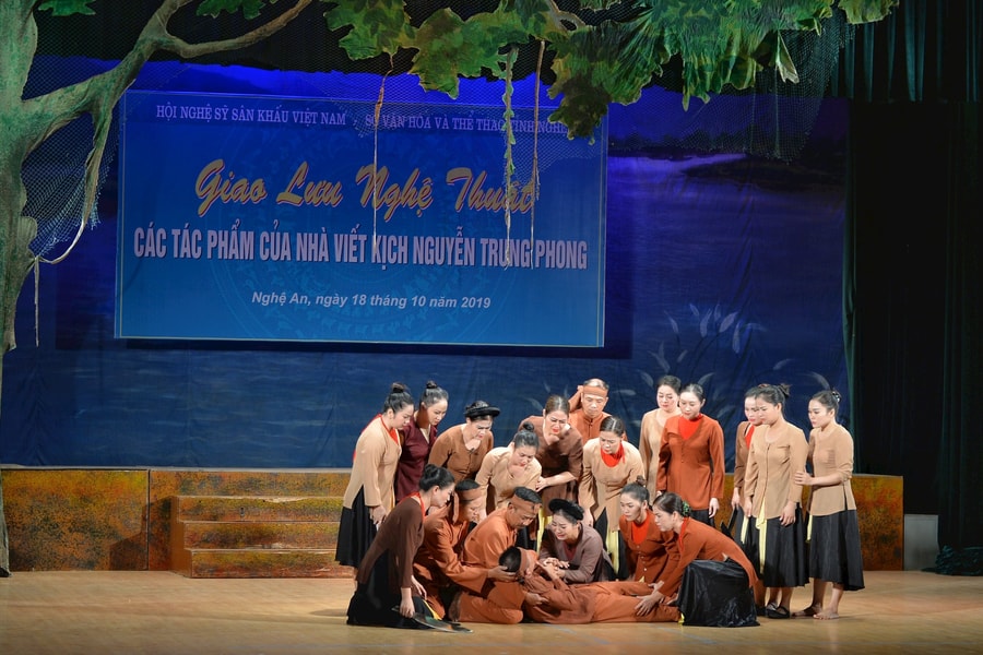 'Cô gái Sông Lam': Vở diễn từ ký ức Xô viết thành biểu tượng sân khấu xứ Nghệ