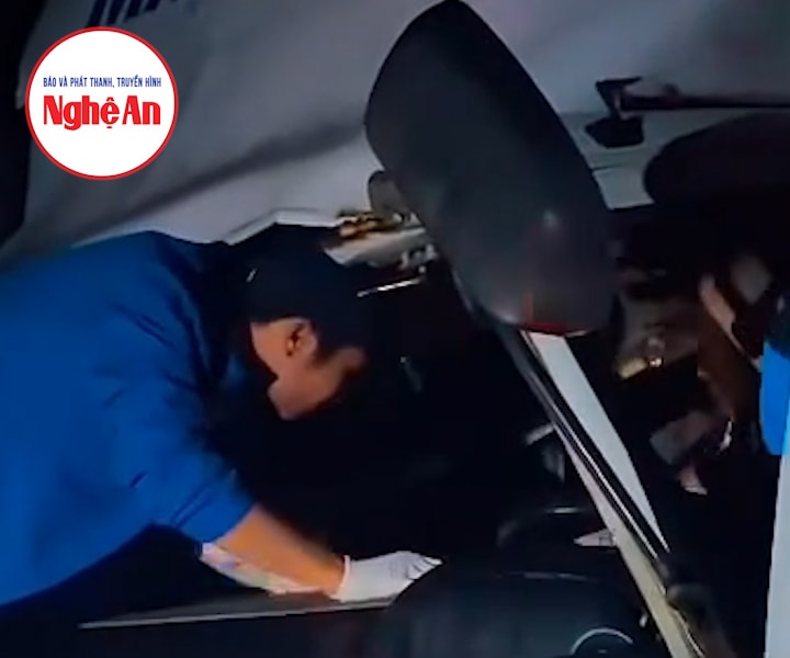 Tạm đóng cao tốc để triển khai cứu hộ sau vụ đầu ô tô bẹp dúm vì tai nạn