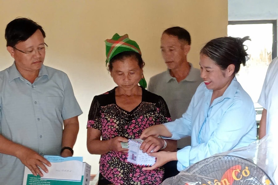 Lễ tân gia ấm cúng nơi rốn lũ Nhôn Mai (Nghệ An)