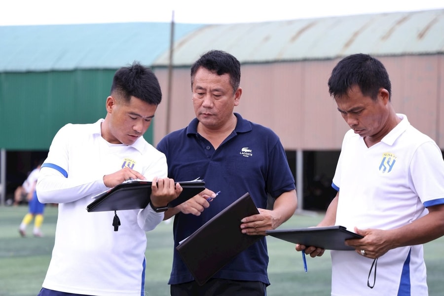 Âu Văn Hoàn và những trăn trở với công tác huấn luyện bóng đá trẻ ở Sông Lam Nghệ An